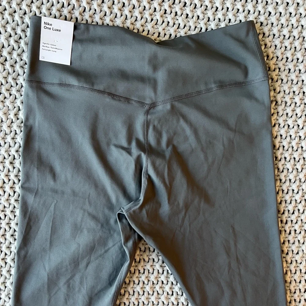 NWT Nike One Lux Dri-Fit Full Length 11" Mid-Rise Leggings - Picture 9 of 15